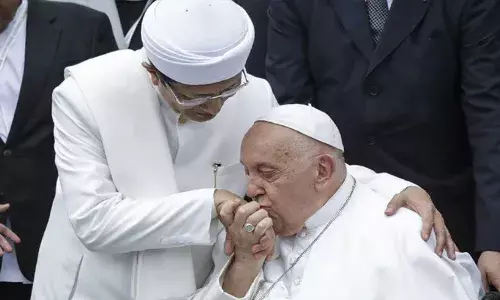 സംഘര്‍ഷങ്ങള്‍ക്കു തിരികൊളുത്താന്‍ മതത്തെ ഇന്ധനമാക്കരുത്; ഒരുമിച്ച് മുന്നറിയിപ്പ് നല്‍കി പോപ്പും ഇമാമും