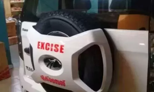 എക്‌സൈസ് സംഘത്തെ കണ്ടുഭയന്ന് തൂതപ്പുഴയിലേക്ക് ചാടി; രണ്ടു വിദ്യാര്‍ത്ഥികളില്‍ ഒരാളെ കാണാതായി; തെരച്ചില്‍ തുടരുന്നു