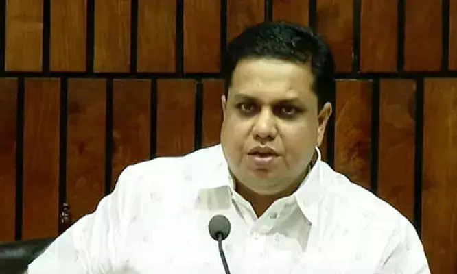 ആര്.എസ്.എസ്. രാജ്യത്തെ പ്രധാന സംഘടന; നേതാക്കളെ വ്യക്തിപരമായി കണ്ടതില് തെറ്റില്ല; ഫോണ് ചോര്ത്തിയെന്ന അന്വറിന്റെ ആരോപണം അഭ്യൂഹമെന്ന് സ്പീക്കര് ആര്.എസ്.എസ്. രാജ്യത്തെ പ്രധാന സംഘടന; നേതാക്കളെ വ്യക്തിപരമായി കണ്ടതില് തെറ്റില്ല; ഫോണ് ചോര്ത്തിയെന്ന അന്വറിന്റെ ആരോപണം അഭ്യൂഹമെന്ന് സ്പീക്കര്