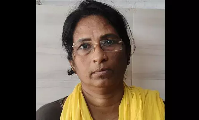 വ്യാജ അക്കൗണ്ടുകള് സൃഷ്ടിച്ച് വായ്പാ തട്ടിപ്പ്; അയ്യന്കുന്ന് വനിതാ കോ - ഓപ്പറേറ്റീവ് സൊസൈറ്റി സെക്രട്ടറി റിമാന്ഡില് വ്യാജ അക്കൗണ്ടുകള് സൃഷ്ടിച്ച് വായ്പാ തട്ടിപ്പ്; അയ്യന്കുന്ന് വനിതാ കോ - ഓപ്പറേറ്റീവ് സൊസൈറ്റി സെക്രട്ടറി റിമാന്ഡില്