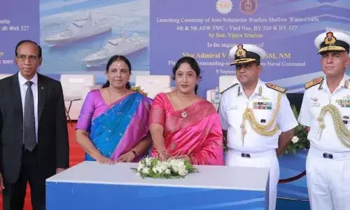 നാവിക സേനക്കായി നിര്മ്മിച്ച രണ്ട് അന്തര്വാഹിനി ആക്രമണ പ്രതിരോധ കപ്പലുകള്കൂടി നീറ്റിലിറക്കി കൊച്ചിന് ഷിപ്യാഡ് ലിമിറ്റഡ് നാവിക സേനക്കായി നിര്മ്മിച്ച രണ്ട് അന്തര്വാഹിനി ആക്രമണ പ്രതിരോധ കപ്പലുകള്കൂടി നീറ്റിലിറക്കി കൊച്ചിന് ഷിപ്യാഡ് ലിമിറ്റഡ്