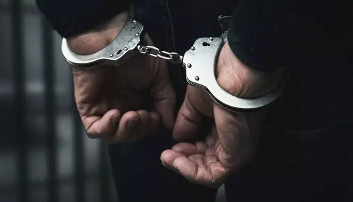 പ്രവാസിയുടെ ബാങ്ക് അക്കൗണ്ടില്നിന്ന് പത്ത് ലക്ഷം രൂപ ഓണ്ലൈനിലൂടെ തട്ടി; അസം സ്വദേശികളായ രണ്ടു പേര് അറസ്റ്റില് പ്രവാസിയുടെ ബാങ്ക് അക്കൗണ്ടില്നിന്ന് പത്ത് ലക്ഷം രൂപ ഓണ്ലൈനിലൂടെ തട്ടി; അസം സ്വദേശികളായ രണ്ടു പേര് അറസ്റ്റില്