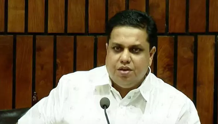 ആര്.എസ്.എസ്. രാജ്യത്തെ പ്രധാന സംഘടന; നേതാക്കളെ വ്യക്തിപരമായി കണ്ടതില് തെറ്റില്ല; ഫോണ് ചോര്ത്തിയെന്ന അന്വറിന്റെ ആരോപണം അഭ്യൂഹമെന്ന് സ്പീക്കര് ആര്.എസ്.എസ്. രാജ്യത്തെ പ്രധാന സംഘടന; നേതാക്കളെ വ്യക്തിപരമായി കണ്ടതില് തെറ്റില്ല; ഫോണ് ചോര്ത്തിയെന്ന അന്വറിന്റെ ആരോപണം അഭ്യൂഹമെന്ന് സ്പീക്കര്