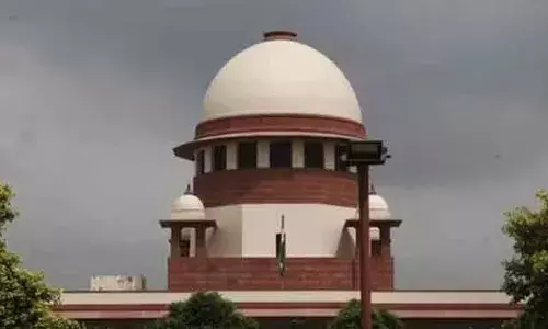 ബാര്‍ കോഴ ഇടപാടില്‍ സിബിഐ അന്വേഷണം വേണമെന്ന ആവശ്യം സുപ്രീം കോടതി തള്ളി; കേരളത്തില്‍ ഇക്കാര്യം അന്വേഷിക്കാന്‍ ലോകായുക്ത ഇല്ലേയെന്നും സുപ്രീം കോടതി