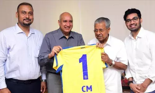 വയനാട് ദുരിതബാധിതരെ ചേര്‍ത്തണച്ച് കേരള ബ്ലാസ്റ്റേഴ്സ് എഫ്.സി; ദുരിതാശ്വാസ നിധിയിലേക്ക് 25 ലക്ഷം രൂപ സംഭാവന നല്‍കി