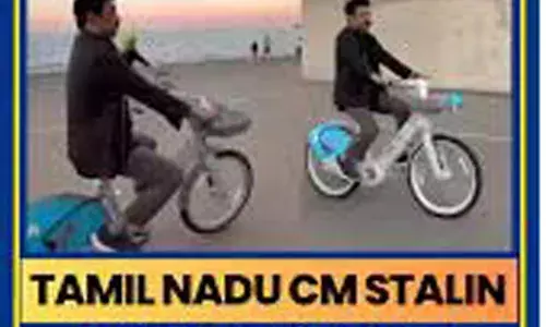 ഷിക്കാഗോയില് മുഖ്യമന്ത്രി സ്റ്റാലിന്റെ സൈക്കിള് സവാരി ഷിക്കാഗോയില് മുഖ്യമന്ത്രി സ്റ്റാലിന്റെ സൈക്കിള് സവാരി