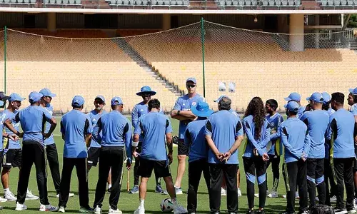 ബംഗ്ലദേശിന് എതിരായ ടെസ്റ്റിന് മുന്നൊരുക്കം; ഇന്ത്യന്‍ ടീം ചെന്നൈയില്‍ പരിശീലനത്തില്‍; ലണ്ടനില്‍നിന്ന് കോലിയെത്തി; ദൃശ്യങ്ങള്‍ വൈറലാകുന്നു