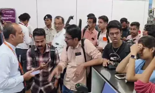 എയര്‍ ഇന്ത്യ എക്‌സ്പ്രസിന്റെ ദില്ലി- കൊച്ചി വിമാനം വൈകുന്നു; പത്ത് മണിക്കൂര്‍ പിന്നിട്ടും പുറപ്പെടാതെ വിമാനം; വിമാനത്താവളത്തില്‍ കുടുങ്ങി നിരവധി യാത്രക്കാര്‍