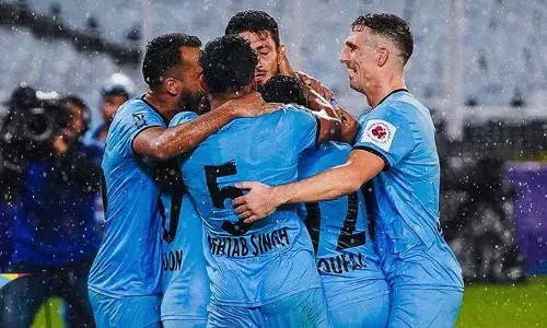 ഇന്ത്യന്‍ സൂപ്പര്‍ ലീഗ്; മോഹന്‍ ബഗാന് സമനിലക്കുരുക്ക്; രണ്ട് ഗോള്‍ പിന്നില്‍ നിന്ന ശേഷം മുംബൈ സിറ്റിയുടെ തിരിച്ചു വരവ്