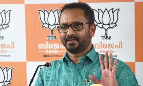 ഒരു സന്നദ്ധപ്രവര്‍ത്തകരും സര്‍ക്കാരിന്റെ കാലിച്ചായ പോലും കുടിച്ചിട്ടില്ല; ചെലവ് ഡിഫി വൊളന്റിയര്‍മാരുടേതാണോ? സര്‍ക്കാര്‍ ശമ്പളം പറ്റുന്ന ജീവനക്കാരുടേതാണോ? വിമര്‍ശിച്ച് കെ സുരേന്ദ്രന്‍