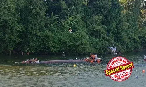 ചെങ്ങന്നൂര്‍-ഇറപ്പുഴ ചതയം ജലോത്സവത്തിനിടെ പള്ളിയോടങ്ങള്‍ കൂട്ടിയിടിച്ചു; തുഴച്ചിലുകാരന്‍ മുങ്ങി മരിച്ചു; മുതവഴി പള്ളിയോടം പൂര്‍ണമായി വെള്ളത്തില്‍ മുങ്ങി; ഫൈനല്‍ മത്സരങ്ങള്‍ ഉപേക്ഷിച്ചു