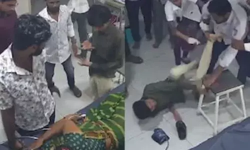 അത്യാഹിത മുറിയിൽ നിന്നവരോട് ചെരുപ്പ് പുറത്തിടാൻ ആവശ്യപ്പെട്ടു; ഡോക്ടറെക്കെതിരെ മർദ്ദനം; മൂന്ന് പേർ അറസ്റ്റിൽ