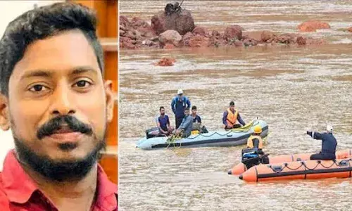 ഷിരൂർ മണ്ണിടിച്ചിലിൽ കാണാതായ അർജുനെ കണ്ടെത്തണം; കാർവാർ തുറമുഖത്ത് നിന്ന് ഡ്രഡ്ജർ ഇന്ന് രാത്രിയോടെ പുറപ്പെടും, പ്രതീക്ഷ കൈവിടാതെ കുടുംബം