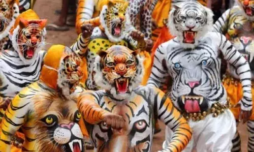 തൃശൂർ നഗരത്തിനെ ഒന്നടങ്കo ആവേശത്തിലാഴ്ത്തി പുലിപ്പൂരം; ഇക്കൊല്ലം കുഞ്ഞിപ്പുലികളും പെൺപുലികളും കൂട്ടത്തിലുണ്ട്, ഫ്ലാഗ് ഓഫ് വൈകുന്നേരം അഞ്ച് മണിക്ക്