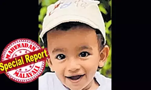 കളിക്കുന്നതിനിടെ വീട്ടുമുറ്റത്തെ കൂറ്റന്‍ ഇരുമ്പുഗേറ്റ് ദേഹത്തുവീണു; രണ്ടര വയസ്സുകാരന് ദാരുണാന്ത്യം