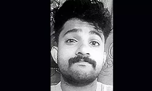 ചെവിയില്‍ ഇയര്‍ഫോണ്‍ വച്ച് റെയില്‍പാളം കുറുകെ കടക്കാന്‍ ശ്രമം; വിദ്യാര്‍ഥി ട്രെയിന്‍ ഇടിച്ചു മരിച്ചു