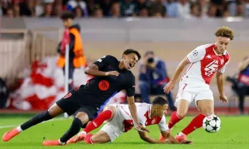 യുവേഫ ചാമ്പ്യന്‍സ് ലീഗ്; ബാഴ്‌സിലോണയെ 2- 1 ന് വീഴ്ത്തി മൊണാക്കോ; അത്‌ലറ്റിക്കോ മാഡ്രിഡിനും ജയം; ആഴ്‌സണലിനു സമനില