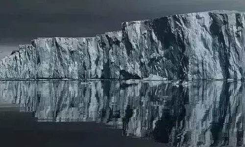 ലോകമെമ്പാടുമുള്ള സമുദ്രങ്ങളിലെ ജലനിരപ്പ് ഉയരാന്‍ സാഹചര്യം; ബുര്‍ജ് ദുബായിയേക്കാളും ഉയരം കൂടിയ ഹിമാനി പൂര്‍ണ്ണമായും ഇല്ലാതാകുമ്പോള്‍