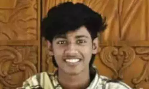 അരുണ്‍ മകളെ ശല്യം ചെയ്‌തെന്ന് ആരോപിച്ച് പ്രസാദും അരുണും തമ്മില്‍ ഫോണിലൂടെ വാക്കേറ്റം; പിന്നെ കത്തി കുത്തും; മരിച്ചത് ഇരവിപുരത്തെ അരുണ്‍കുമാര്‍