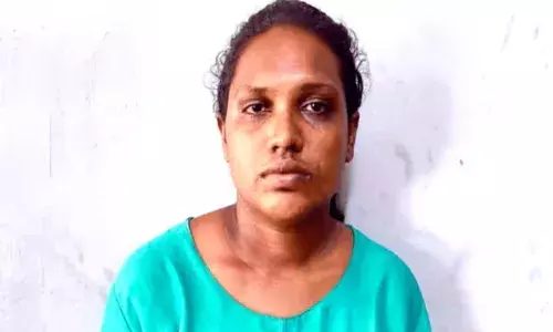 ഒറ്റക്ക് താമസിക്കുന്ന പ്രായമായ സ്ത്രീകളെ നോക്കി വയ്ക്കും; വെള്ളം ചോദിച്ച് വീട്ടിലെത്തി മാല കവരും: 31കാരി അറസ്റ്റില്‍