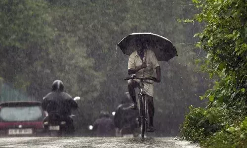 സംസ്ഥാനത്ത് മഴയുടെ ശക്തി കുറഞ്ഞു; ഒരു ജില്ലകളിലും പ്രത്യേക മഴമുന്നറിയിപ്പില്ല
