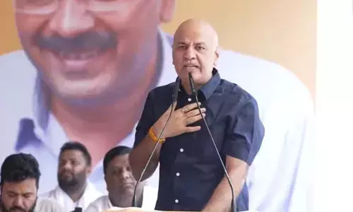 ജയിലില്‍ കഴിയവെ കെജ്രിവാളിനെതിരെ മൊഴി നല്‍കാന്‍ സമ്മര്‍ദ്ദമുണ്ടായി; ഇ ഡി ബാങ്ക് ആക്കൗണ്ട് മരവിപ്പിച്ചതോടെ മകന്റെ ഫീസ് അടയക്കാന്‍ യാചിക്കേണ്ടി വന്നെന്ന് സിസോദിയ