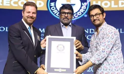 മെഗാസ്റ്റാർ ചിരഞ്ജീവിയെ തേടി ഗിന്നസ് വേൾഡ് റെക്കോർഡ്; ഇന്ത്യൻ സിനിമയിലെ മോസ്റ്റ് പ്രൊലിഫിക് ഫിലിം സ്റ്റാർ ബഹുമതി നൽകി ആദരിച്ചു
