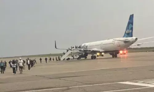 കാര്‍ഗോ ഏരിയയില്‍ പുക ഉയർന്നതായി സംശയം; പിന്നാലെ വിമാനം 10 മിനിറ്റിൽ 36,000 അടിയിൽ നിന്നും 4,000 അടിയിലേക്ക്; തുടര്‍ന്ന് എമര്‍ജന്‍സി ലാന്‍ഡിങ്; ഒഴിവായത് വൻ ദുരന്തം