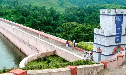 മുല്ലപ്പെരിയാര്‍ അണക്കെട്ട് ഡീക്കമ്മീഷന്‍ ചെയ്യണം; എറണാകുളം വഞ്ചി സ്‌ക്വയറില്‍ ഇന്ന് മുല്ലപ്പെരിയാര്‍ ജന സംരക്ഷണസമിതിയുടെ കൂട്ട ഉപവാസം: കര്‍ദിനാള്‍ മാര്‍ ജോര്‍ജ് ആലഞ്ചേരി ഉദ്ഘാടനം ചെയ്യും