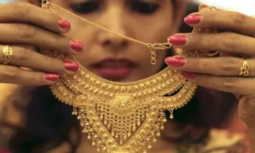 സംസ്ഥാനത്ത് ചരിത്രത്തിലാദ്യമായി സ്വര്‍ണവില 56,000 തൊട്ടു; ഗ്രാമിന് 20 രൂപയും പവന് 160 രൂപയുമാണ് വർധിച്ചിരിക്കുന്നത്; അഞ്ചുദിവസത്തിനിടെ മാറ്റമില്ലാതെ സ്വർണവില