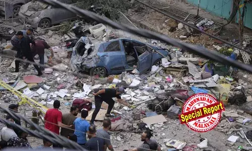 ലെബനില്‍ ആക്രമണം കടുപ്പിച്ച് ഇസ്രയേല്‍; ബെയ്‌റൂട്ടില്‍ വ്യോമാക്രമണത്തില്‍ ഹിസ്ബുല്ല കമാന്‍ഡര്‍ കൊല്ലപ്പെട്ടു; വിമാനങ്ങള്‍ റദ്ദാക്കി; പൗരന്മാര്‍ രാജ്യം വിടണമെന്ന് യു എസ്; ലെബനനെ മറ്റൊരു ഗാസയാക്കരുതെന്ന് ഇറാന്‍; ഒറ്റയ്ക്ക് പൊരുതാന്‍ ഹിസ്ബുല്ലയ്ക്ക് കഴിയില്ലെന്ന് പ്രതികരണം