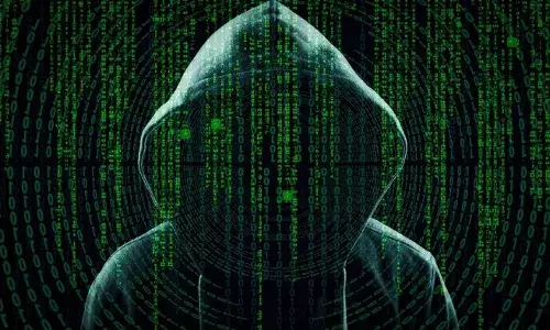 നിർമിത ബുദ്ധി അതിബുദ്ധി...!; വിദ്യാഭ്യാസ വകുപ്പിന്റെ വെബ്‌സൈറ്റിൽ അതിക്രമിച്ചുകയറി അജ്ഞാതർ; പിന്നാലെ പതിനേഴ് വിദ്യാർഥികൾക്ക് ‘ടി.സി നൽകി വിട്ടു; തുറന്നത് പ്രിൻസിപ്പലിന്റെ യൂസർ ഐ.ഡി.യും പാസ്‌വേഡും ഉപയോഗിച്ച്; കേസെടുത്ത് പോലീസ്