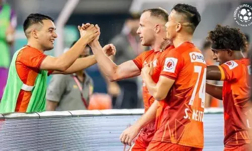 ഇന്ത്യൻ സൂപ്പർ ലീഗ്; പരാജമറിയാതെ പഞ്ചാബ് എഫ്‌സി; ഹൈദരാബാദ് എഫ്‌സിയെ എതിരില്ലാത്ത 2 ഗോളുകൾക്ക് തകർത്തു; തുടർച്ചയായി മൂന്ന് ജയത്തോടെ പോയിന്റ് പട്ടികയിൽ ഒന്നാമത്