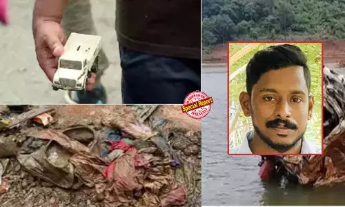 ഈ കുഞ്ഞുലോറി മകനേ നിനക്ക് വേണ്ടി! അര്‍ജുന്റെ ലോറിയുടെ ക്യാബിനില്‍ നിന്ന് കുട്ടിക്കായി വാങ്ങിയ കളിപ്പാട്ടവും; ഫോണും വസ്ത്രങ്ങളും, വാച്ചും പാത്രങ്ങളും; നൊമ്പര കാഴ്ചയായി അവസാനം ഉപയോഗിച്ച വസ്തുക്കള്‍; എല്ലാം വീട്ടിലേക്ക് കൊണ്ടുപോകാന്‍ കുടുംബം