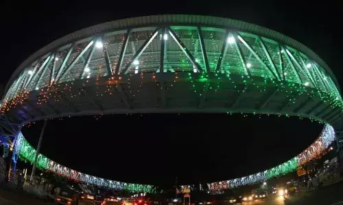 തൃശൂർ ശക്തൻ നഗർ ആകാശ നടപ്പാത നാളെ തുറക്കും; നവീകരണ പ്രവർത്തനങ്ങൾക്കായി അടച്ചിരുന്നു; നഗരവികസനത്തിൽ നിർണായക ചുവടുവെയ്പ്പ്