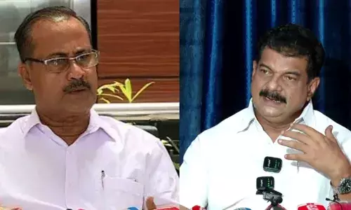 അധികാരത്തില്‍ കടിച്ചുതൂങ്ങാതെ മുഖ്യമന്ത്രി രാജിവയ്ക്കണം; കുറ്റാരോപിതരെ മാറ്റി നിര്‍ത്തി അന്വേഷണം നടത്തണമെന്ന് മുസ്ലീം ലീഗ്