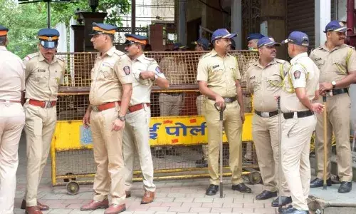 ഭർത്താവിന്റെ അവിഹിതബന്ധം പുറത്തായി; വിവാഹമോചനം തേടിയ ഭാര്യക്കെതിരെ ക്രൂരത; പ്രതികാരമായി മുഖത്ത് ആസിഡ് ഒഴിച്ചു; പൊള്ളലേറ്റ യുവതിക്ക് ഗുരുതര പരിക്ക്