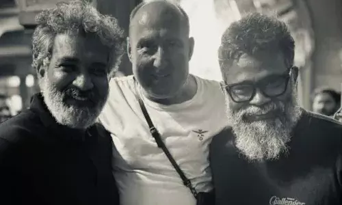 പുഷ്പരാജിനെ കാണാന്‍ വിശിഷ്ടാതിഥി എത്തി: ഗംഭീര സ്വീകരണം നല്‍കി അണിയറപ്രവര്‍ത്തകര്‍