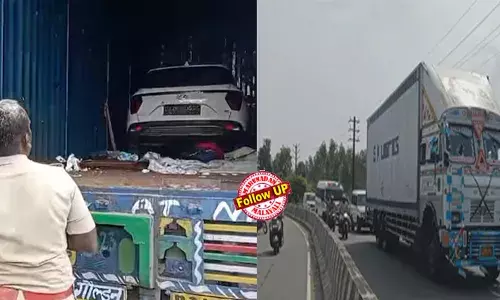 കണ്ടെയ്‌നര്‍ കസ്റ്റഡിയില്‍ എടുത്ത് സ്റ്റേഷനിലേക്ക് കൊണ്ടുപോകുമ്പോള്‍  ഉള്ളില്‍ എന്തോ ഉണ്ടെന്ന് സംശയം; ഭാരം ഉള്ള വസ്തു ഇടിക്കുന്ന പോലെ; തുറന്നതോടെ ഉള്ളിലെ ക്രെറ്റ കാറില്‍ നിന്ന് പുറത്തേക്ക് ഓടി രണ്ടുപേര്‍; നാമക്കലില്‍ സംഭവിച്ചത് വിവരിച്ച് ഡിഐജി