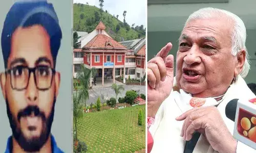 പൂക്കോട് വെറ്ററിനറി സര്‍വകലാശാലയിലെ സിദ്ധാര്‍ഥന്റെ മരണം: കോളേജ് ഡീനിനെയും ഹോസ്റ്റല്‍ അസി. വാര്‍ഡനെയും തിരിച്ചെടുക്കാനുള്ള തീരുമാനം ഗവര്‍ണര്‍ മരവിപ്പിച്ചു; ഭരണസമിതി തീരുമാനം ഇരുവരും കുറ്റക്കാരാണെന്ന റിപ്പോര്‍ട്ട് നിലനില്‍ക്കെ