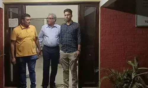 കൈക്കൂലി വാങ്ങുന്നതിനിടെ ഡോക്ടർ പിടിയിൽ; വസതിയിൽ നിന്നും പിടികൂടിയത് 1 കോടി രൂപ; അറസ്റ്റിലായത് ആയുഷ്മാൻ ഭാരതിന്റെ ഉയർന്ന ഉദ്യോഗസ്ഥൻ