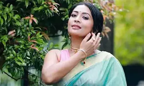 ഒളിവില്‍ പോകുന്നത് നല്ലതാണെന്ന് ഞാന്‍ പറയില്ല; എല്ലാ തൊഴിലിടങ്ങളിലും മാറ്റം വരണം; നവ്യ നായര്‍ പറയുന്നു