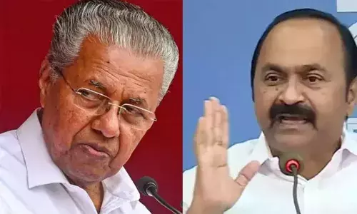 കേരളത്തിലെ മുഖ്യമന്ത്രിക്ക് എന്തിനാണ് ഒരു പി.ആര്‍ ഏജന്‍സിയുടെ ആവശ്യം? പി.ആര്‍ ഏജന്‍സിയുടെ ഏജന്റുമാരായ രണ്ടു പേര്‍ ആരൊക്കെ? മുഖ്യമന്ത്രിയും സി.പി.എമ്മും സഞ്ചരിക്കുന്നത് വര്‍ഗീയ ഭിന്നതയുണ്ടാക്കുകയെന്ന സംഘ്പരിവാര്‍ വഴിയിലൂടെയെന്ന് വി ഡി സതീശന്‍