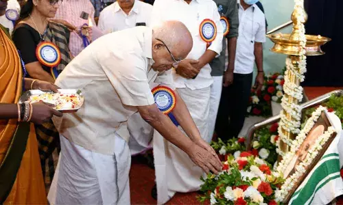 ജീവനക്കാര്‍ മാന്യതയോടെ പെരുമാറണം; ഉപഭോക്താക്കളുടെ പ്രതീക്ഷയ്ക്ക് അനുസൃതമായി സേവന നിലവാരം ഉയര്‍ത്തണമെന്ന് വൈദ്യുതി മന്ത്രി കെ കൃഷ്ണന്‍കുട്ടി