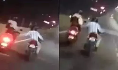 പിന്തുടർന്നു വന്ന വാഹനത്തിന് വേ​ഗത കുറച്ച് വഴി കൊടുത്തു; പിന്നാലെ വന്ന ബൈക്ക് യാത്രക്കാരൻ  മോശമായി സ്പർശിച്ച ശേഷം കടന്നുകളഞ്ഞു; യുവതിയുടെ പരാതിയിൽ പോലീസ് കേസെടുത്തു