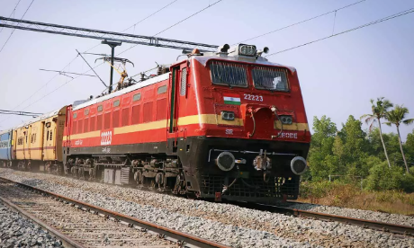 ഒടുവിൽ വേ​ണാ​ട് എ​ക്സ്പ്ര​സി​ലെ തി​ര​ക്കി​ന് പ​രി​ഹാരം; ര​ണ്ട് പു​തി​യ ട്രെയിൻ സർവീസുകൾ പ​രി​ഗ​ണ​നയിൽ; ഓടുന്നത് കൊ​ല്ലം-​എ​റ​ണാ​കു​ളം റൂ​ട്ടി​ൽ