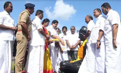 ഗാന്ധിജി സമാധാനത്തിന്റെയും അഹിംസയുടെയും പ്രതീകം: ജോസ് കെ മാണി എം പി ഗാന്ധിജി സമാധാനത്തിന്റെയും അഹിംസയുടെയും പ്രതീകം: ജോസ് കെ മാണി എം പി