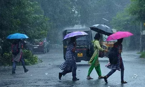 ലക്ഷദ്വീപിന് സമീപം ചക്രവാതച്ചുഴി; സംസ്ഥാനത്ത് ഇന്ന് ഇടിയോടുകൂടിയ മഴയ്ക്ക് സാധ്യത: നാലു ജില്ലകളില്‍ യെല്ലോ അലര്‍ട്ട്