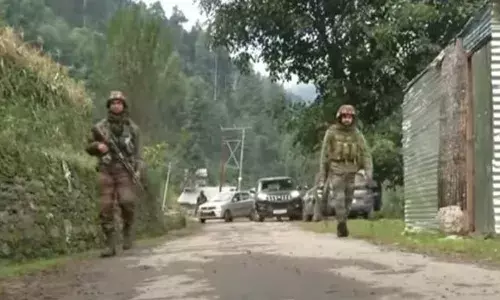 കശ്മീരില്‍ വീണ്ടും ഏറ്റുമുട്ടല്‍; രണ്ട് ഭീകരരെ സുരക്ഷാ സേന വധിച്ചു