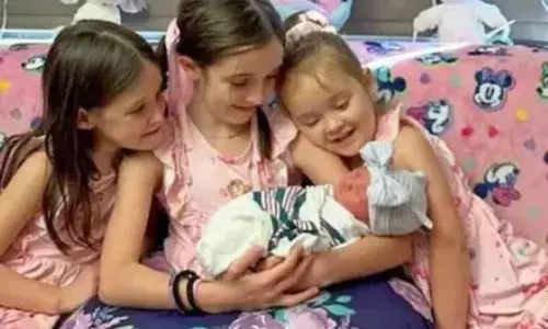 9 വർഷത്തിനിടെ ജന്മം നൽകിയത് നാല് കുഞ്ഞുങ്ങൾക്ക്; നാല് പേർക്കും ഒരേ ജന്മദിനം; പ്രിയപ്പെട്ട വളർത്തുനായ ജനിച്ചതും ഓഗസ്റ്റ് 25ന്